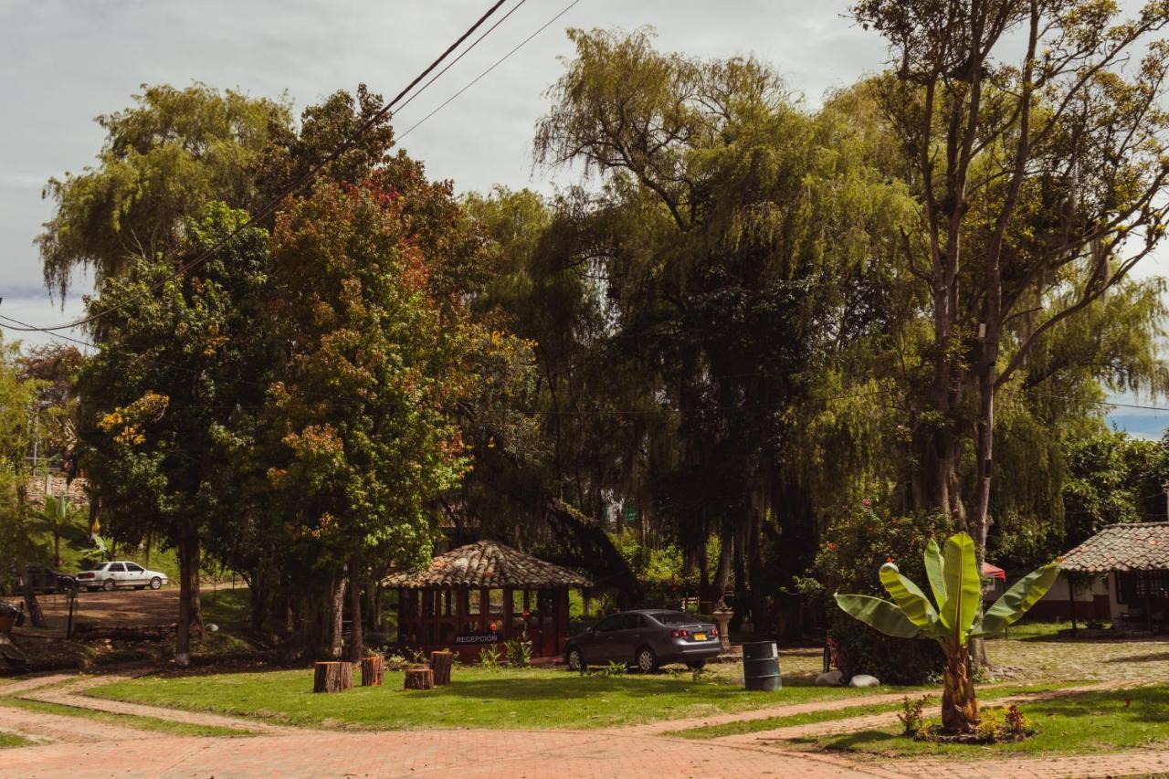 Hotel Y Centro De Convenciones Pueblito De Yerbabuena Paraiso Natural Chía Dış mekan fotoğraf